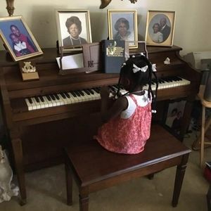 Meet your Posher, Dennis